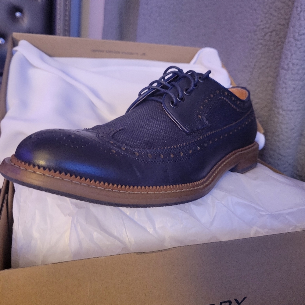 Men's shoes